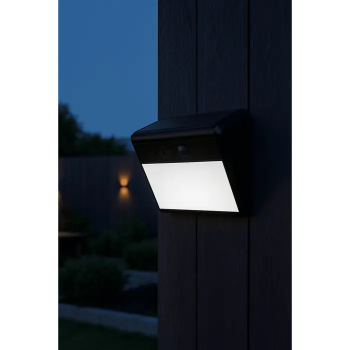 WOOX Smart solarna Wi-Fi sigurnosna kamera 2K s LED reflektorom i detekcijom pokreta, 2K (2304x1296), 3MP, IP67 (, 75613